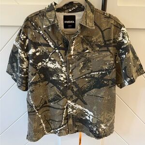NEW RSQ Men's Woodland Camo Button Down Shirt